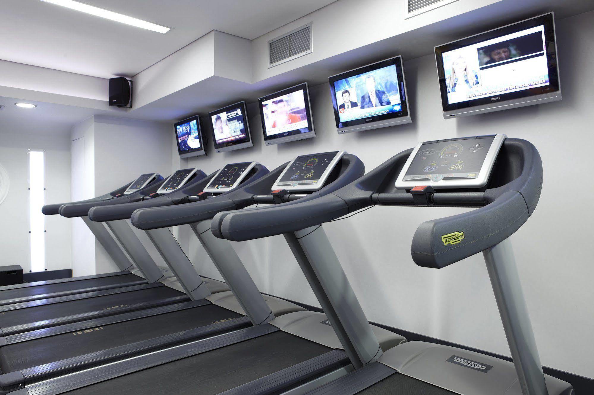 Limneon Resort & Spa Kastoriá Eksteriør bilde A row of treadmills