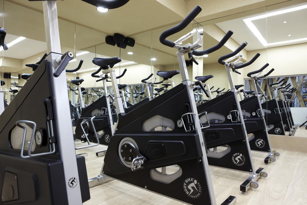 Limneon Resort & Spa Kastoriá Eksteriør bilde Indoor cycling